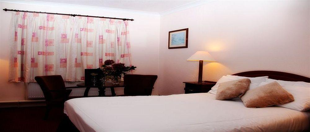Westlodge & Leisure Centre 4*