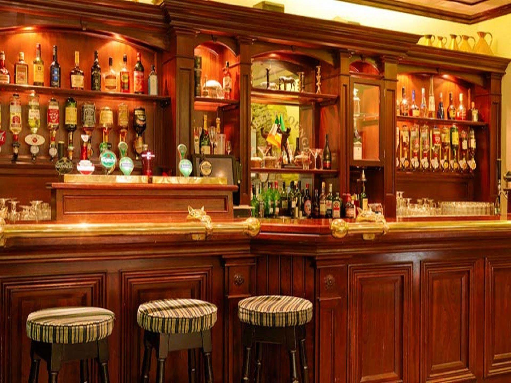 Westlodge & Leisure Centre Hotel 4*